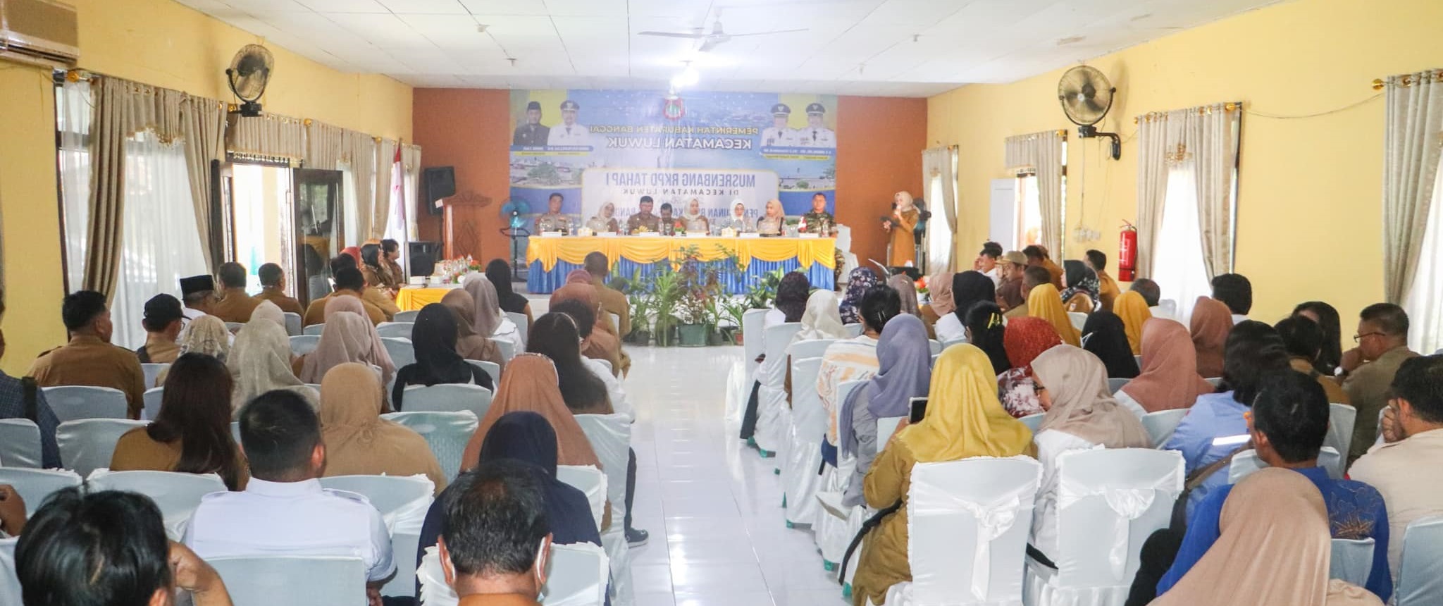 MUSRENBANG TAHAP I KECAMATAN LUWUK, BAPPEDA SERAP 50 USULAN