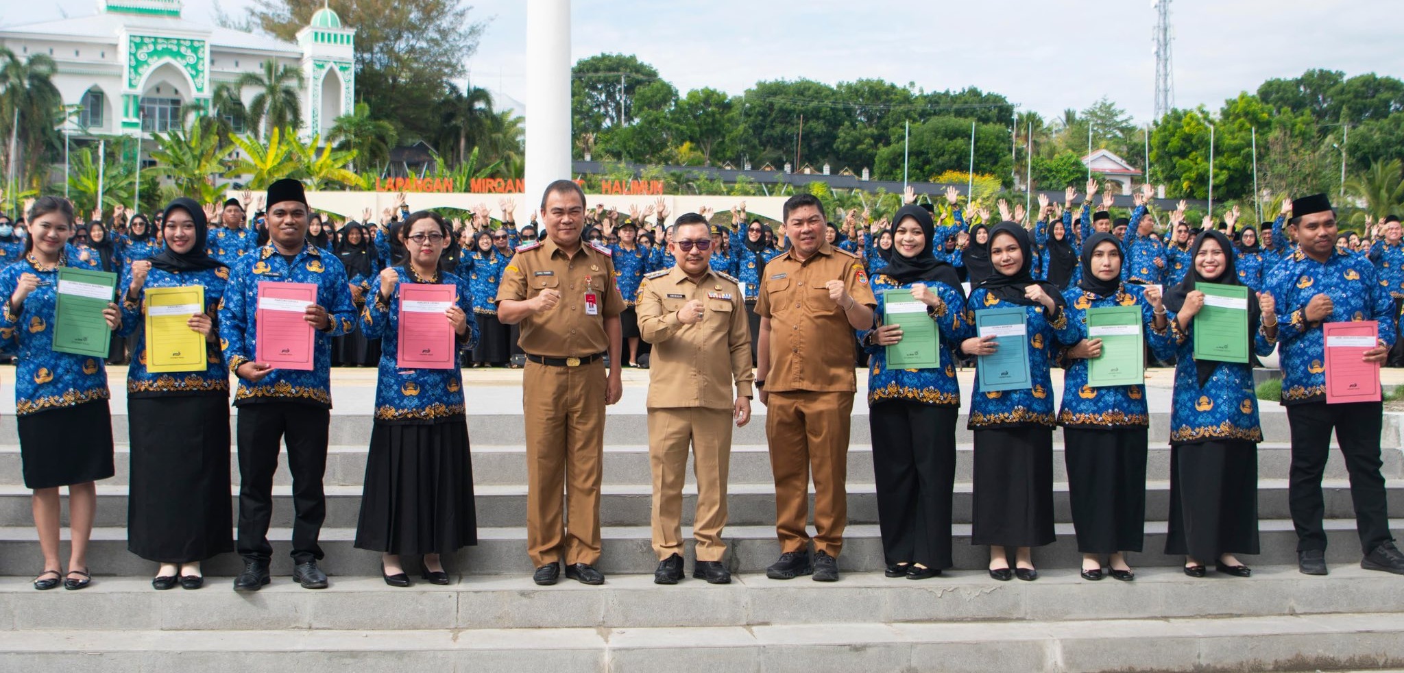 Perkuat Kapasitas ASN, Bupati Banggai Serahkan SK PPPK Paruh Waktu
