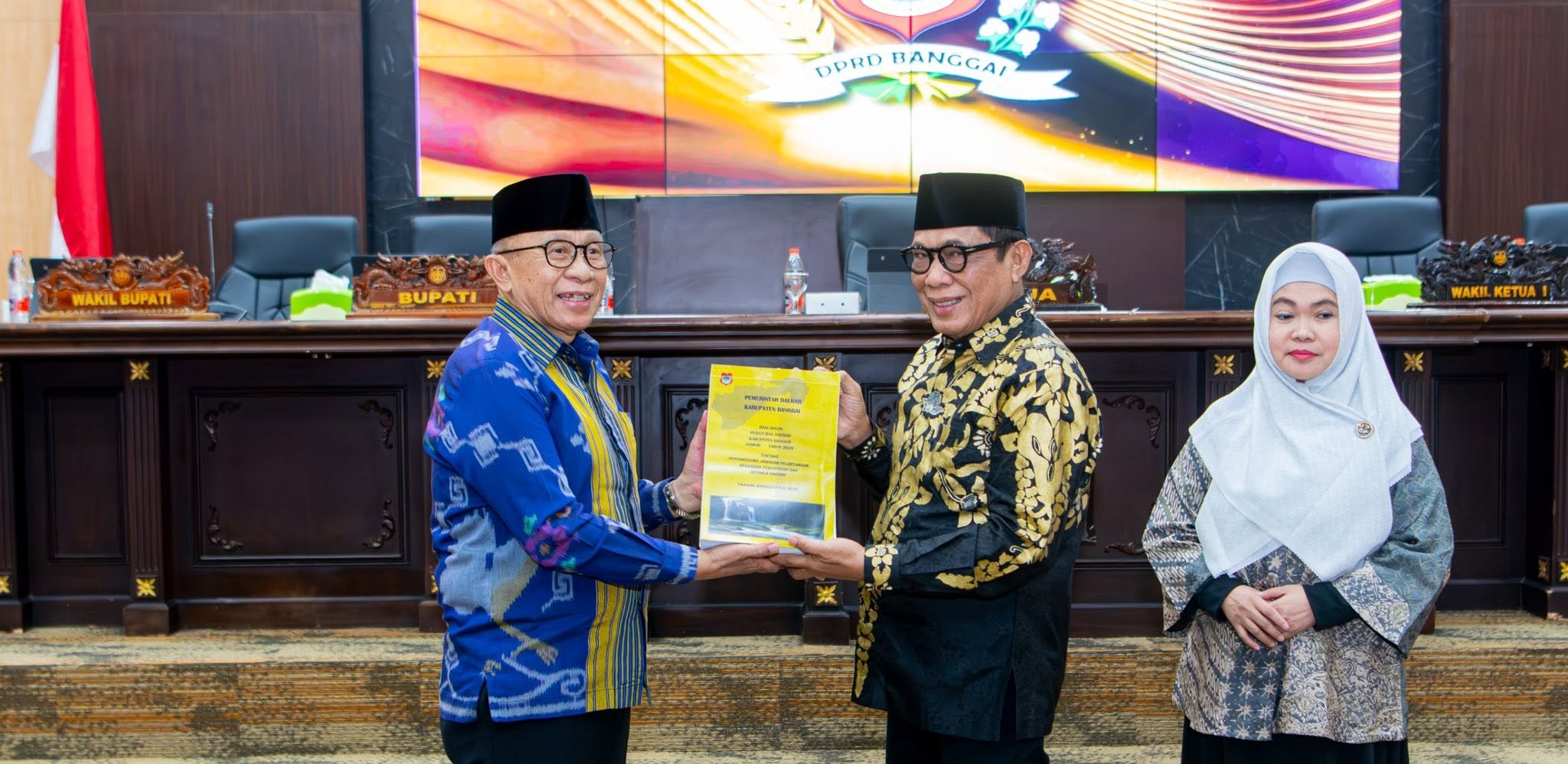 DPRD TERIMA PERTANGGUNGJAWABAN PELAKSANAAN APBD 2025 PEMDA BANGGAI