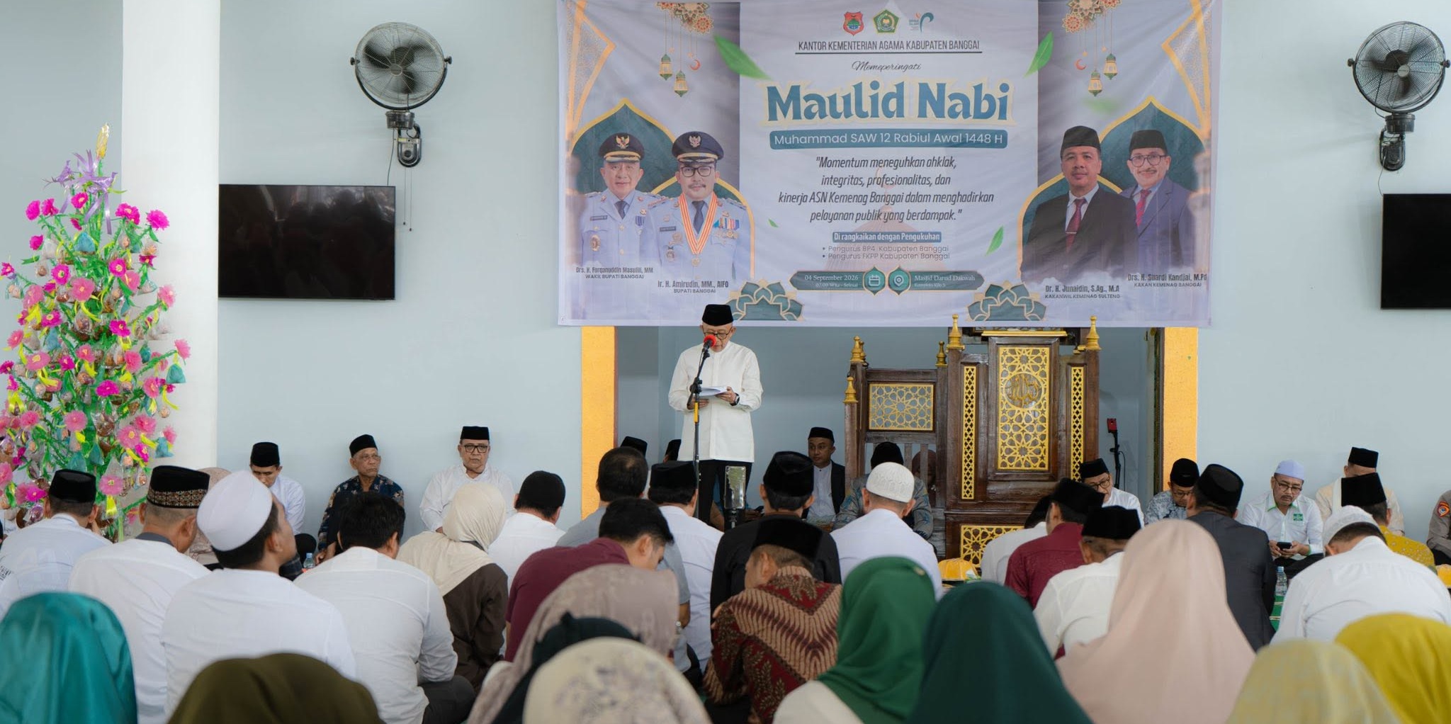 HADIRI MAULID NABI DI KEMENAG BANGGAI, WABUP FURQANUDDIN AJAK ASN PERKUAT PENGABDIAN KEPADA MASYARAKAT